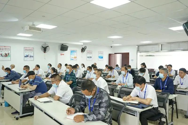 (新媒体稿)今日,石林县78名投资项目代-FZ002414051420.jpg 图片